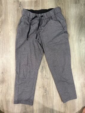 lululemon athletica Women's Gray Cropped Jogger Pants